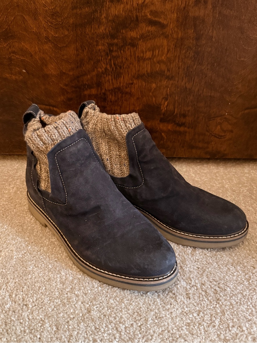 Women’s Slip-On Suede Chelsea Boots with Knit Collar - Navy